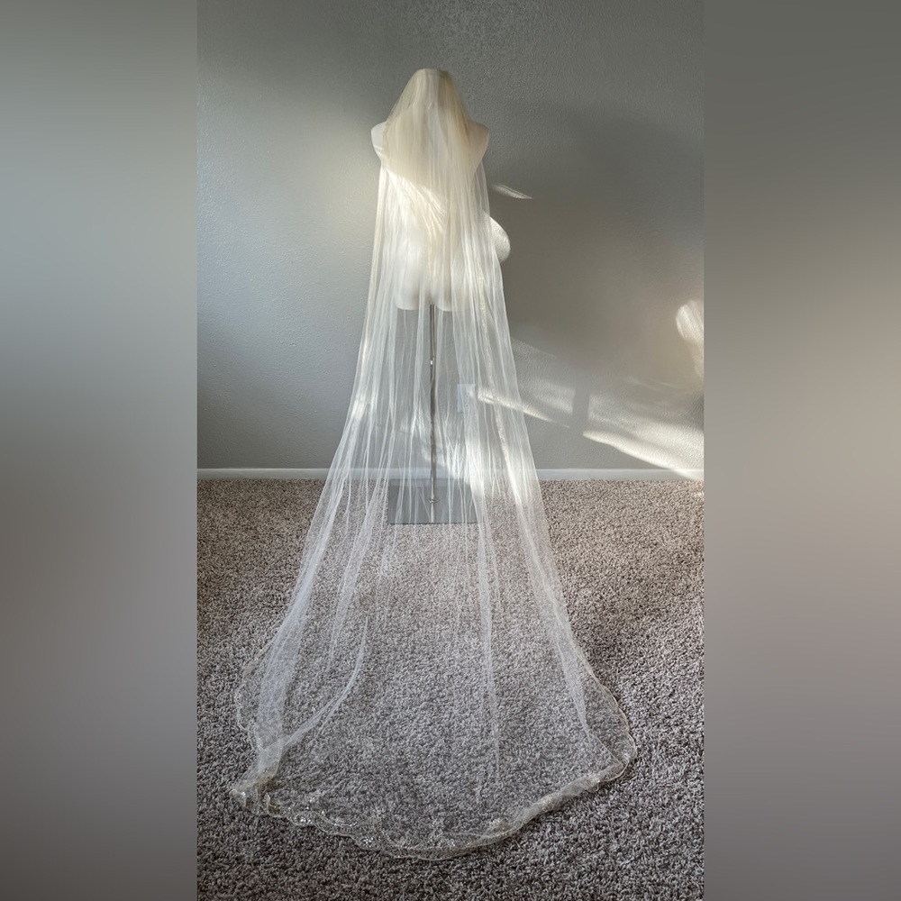 197L by Ansonia Bridal Veils | Champagne Gold Tulle Beaded Edge